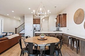 Private Pool Oasis #57 5 Bedroom Townhouse