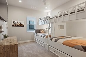 Private Pool Oasis #57 5 Bedroom Townhouse