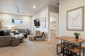 Private Pool Oasis #57 5 Bedroom Townhouse