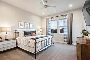 Private Pool Oasis #57 5 Bedroom Townhouse