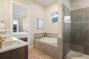 Private Pool Oasis #57 5 Bedroom Townhouse