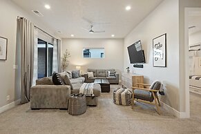 Private Pool Oasis #57 5 Bedroom Townhouse