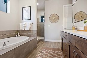 Private Pool Oasis #57 5 Bedroom Townhouse