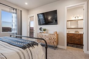 Private Pool Oasis #57 5 Bedroom Townhouse