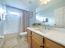 Hidden Gem 5 Bedroom Home by RedAwning