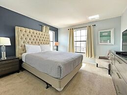 Hidden Gem 5 Bedroom Home by RedAwning