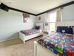 Hidden Gem 5 Bedroom Home by RedAwning