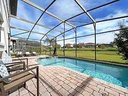 Hidden Gem 5 Bedroom Home by RedAwning