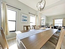 Hidden Gem 5 Bedroom Home by RedAwning