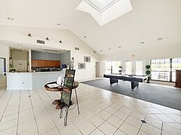 Hidden Gem 5 Bedroom Home by RedAwning