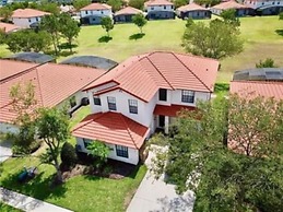 Hidden Gem 5 Bedroom Home by RedAwning