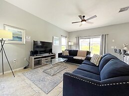 Hidden Gem 5 Bedroom Home by RedAwning