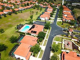 Hidden Gem 5 Bedroom Home by RedAwning