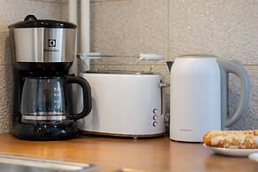 Metro Racławicka Studio by Renters