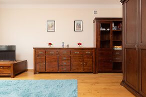 Metro Racławicka Studio by Renters