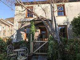 Hillside Holiday Cottage