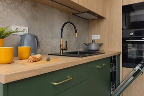 Home Factory Estate Kotsisa by Renters