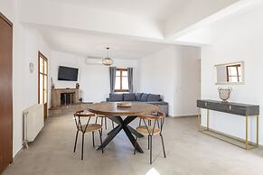 Theodora's Family Suite