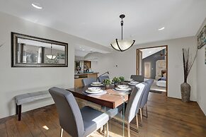 406 Lodge-a: Hot-tub & 2 Blks to Main St