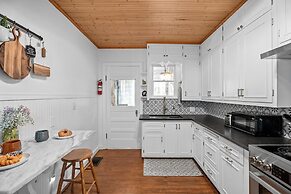 The Rock Haus With Hot Tub