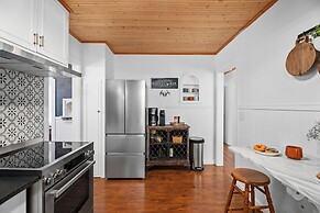 The Rock Haus With Hot Tub