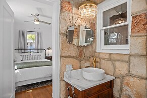 The Rock Haus With Hot Tub