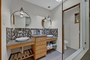 Arbor Inn-2 Blocks to Main Street!