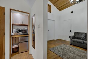 Arbor Inn-2 Blocks to Main Street!