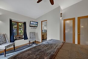 Arbor Inn-2 Blocks to Main Street!