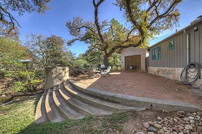Guest Quarters - 2 Blocks to Main Street!