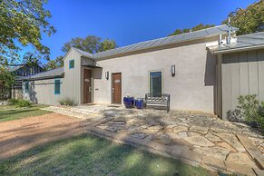 Guest Quarters - 2 Blocks to Main Street!