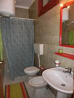 Modern 1 Bedroom Apartment With Balcony - Beahost