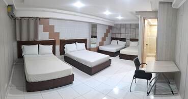 HOTEL SAN THOMAS INN