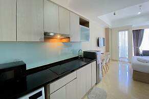 Well Furnished And Cozy Studio Menteng Park Apartment