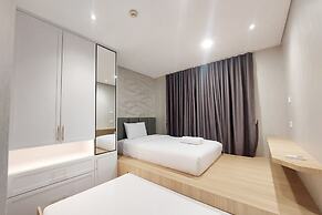 Brand New and Nice 2BR Apartment at The Reiz Condominium Medan By Trav