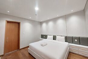 Brand New and Nice 2BR Apartment at The Reiz Condominium Medan By Trav