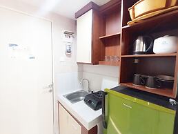 Modern Look And Homey Studio Amartha View Apartment