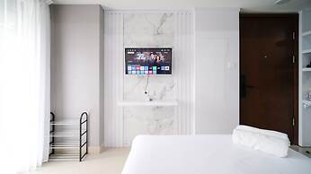 Nice And Comfy Studio Grand Dharmahusada Lagoon Apartment