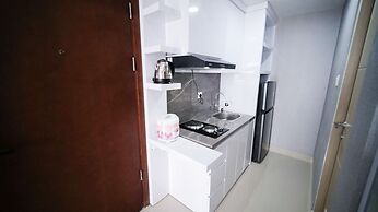 Nice And Comfy Studio Grand Dharmahusada Lagoon Apartment