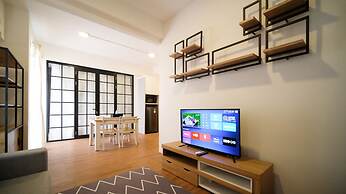 Wonderful 2Br Combine At Bale Hinggil Apartment