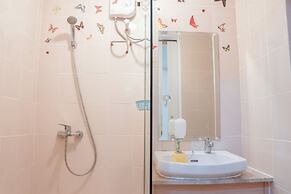 Minimalist 1Br Apartment Parahyangan Residence