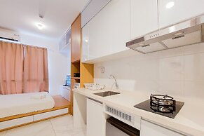 Modern Look And Compact Studio At Sky House Alam Sutera Apartment