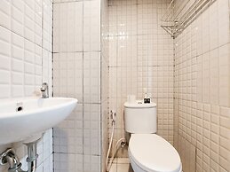 Good Deal And Homey Studio At De Prima Apartment