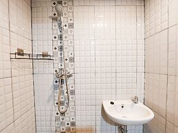 Good Deal And Homey Studio At De Prima Apartment