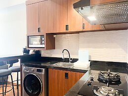 Comfortable And Strategic 1Br At Vasanta Innopark Apartment