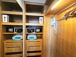 Cormar Suites Serviced Apartment