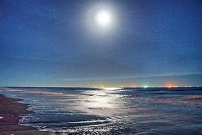 Billiards & Beaches by Avantstay Cart Boardwalk + Pool Table