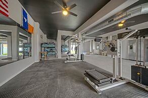 Billiards & Beaches by Avantstay Cart Boardwalk + Pool Table