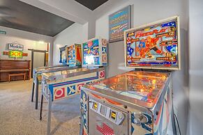 Billiards & Beaches by Avantstay Cart Boardwalk + Pool Table
