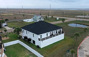 Billiards & Beaches by Avantstay Cart Boardwalk + Pool Table